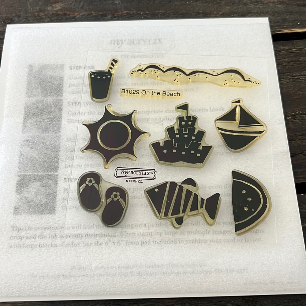 Close to my heart my acrylix stamp set-on the Beach. Never used!